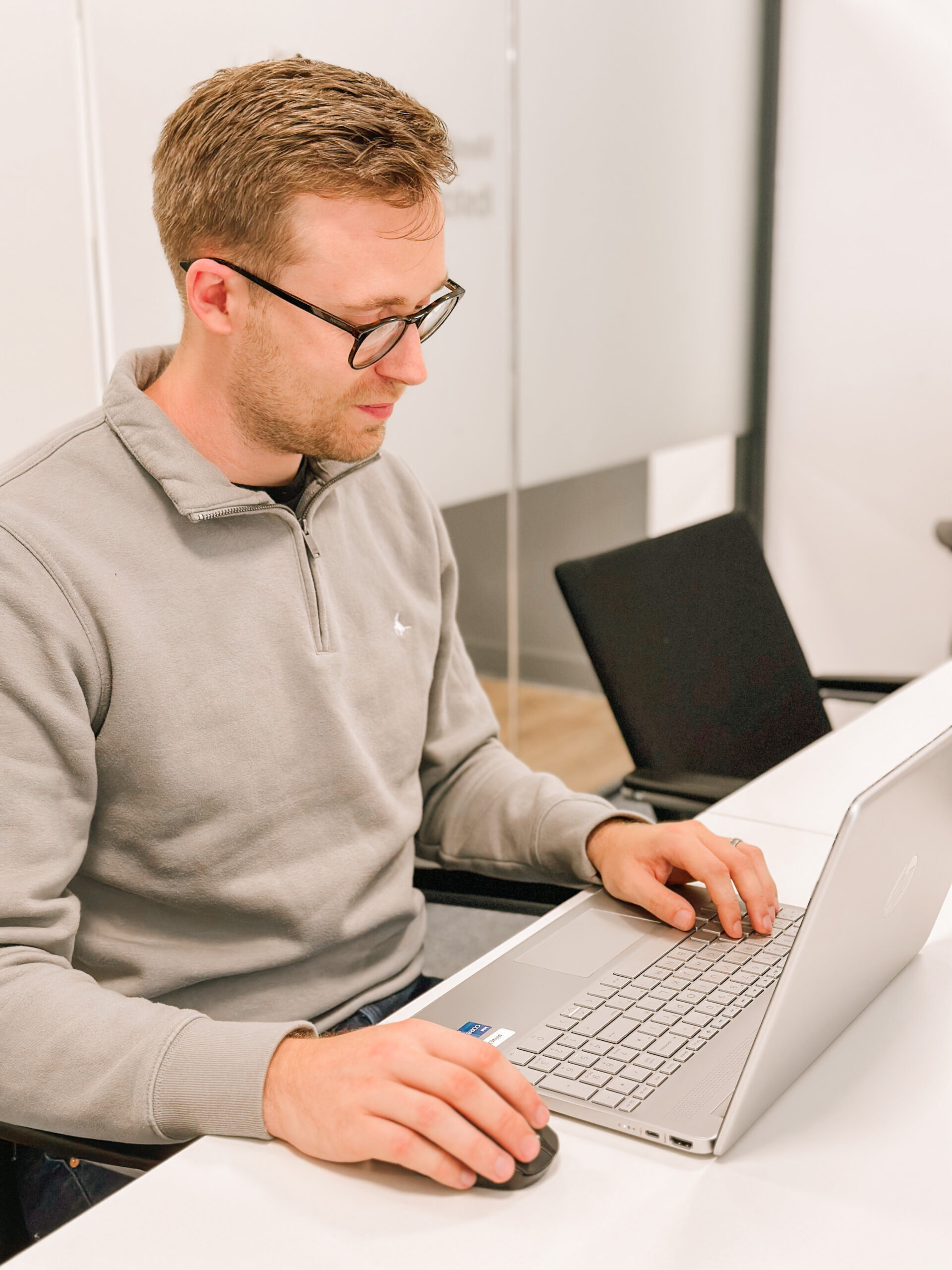 Online accountants for UK businesses: a striveX accountant at a laptop